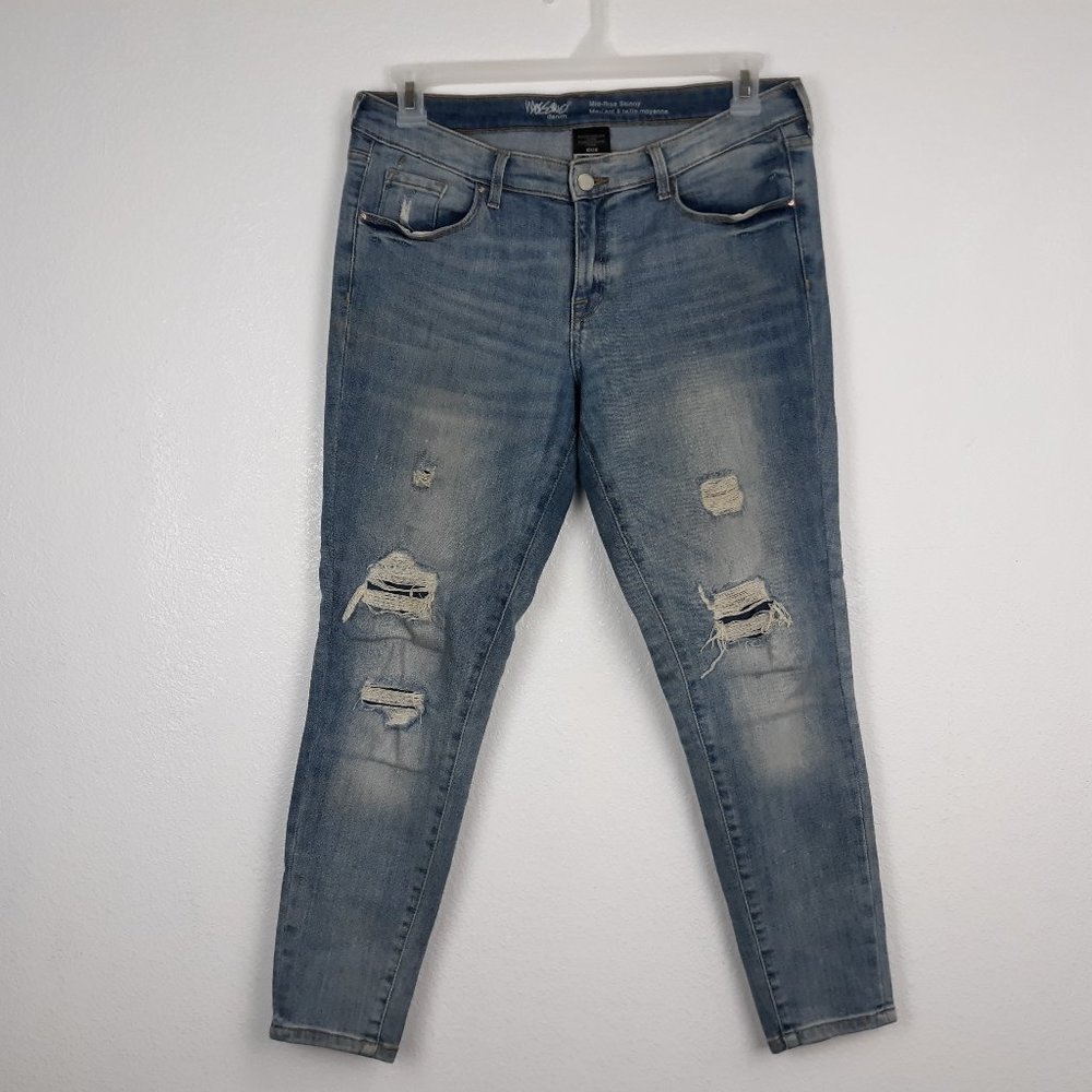 Mossimo Women's Skinny Jeans Size 10/30 Mid Rise Power Stretch Distressed Denim